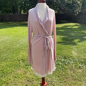 Eberjey Robe pink long sleeve women’s size small pink with lace trim